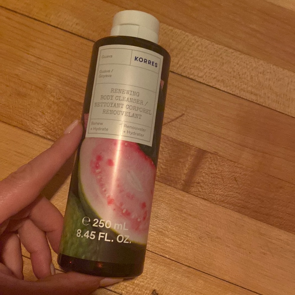 💗SOLD💗

Korres Guava renewing body cleanser